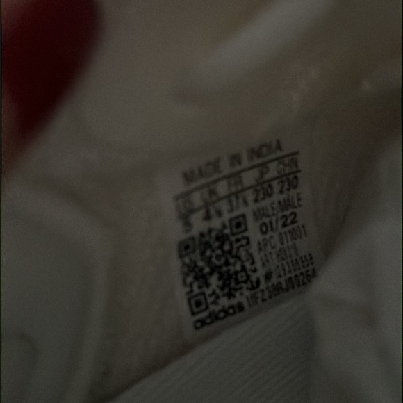 Yeezy Boost 350 V2 - Picture 9 of 9